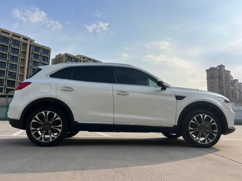 Hongqi HS5