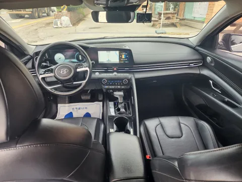 Hyundai Elantra (Avante)