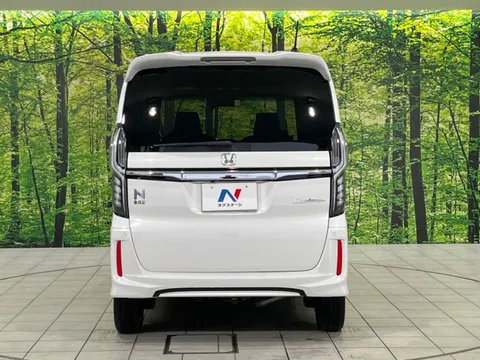 Honda N-BOX Custom