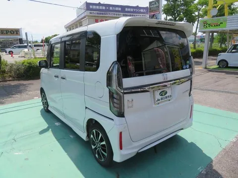 Honda N-BOX Custom