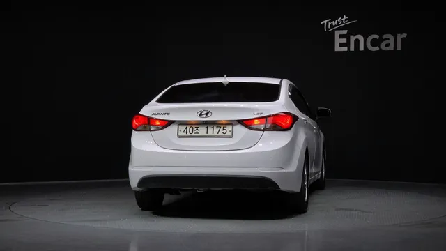 Hyundai Elantra (Avante)