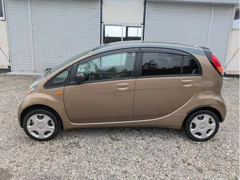 Mitsubishi I