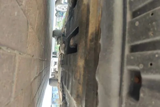 BYD M6