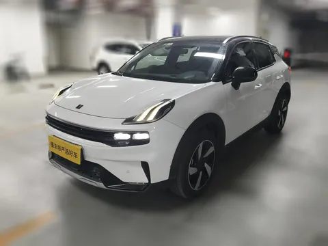 Lynk & Co 06