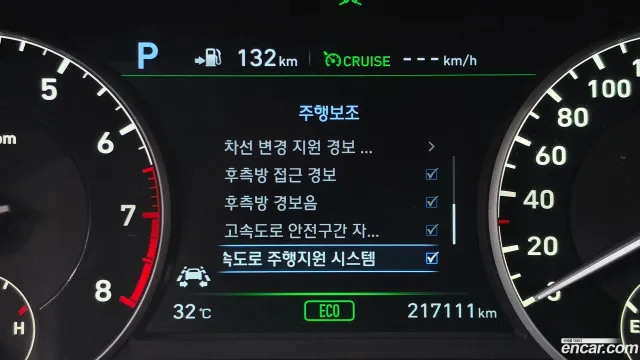 Genesis G90 (EQ900)
