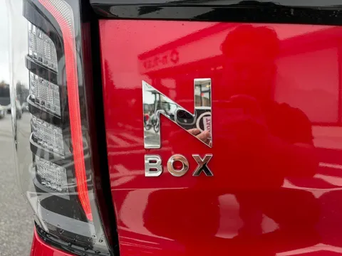 Honda N-BOX Custom