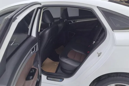 Geely Emgrand GL