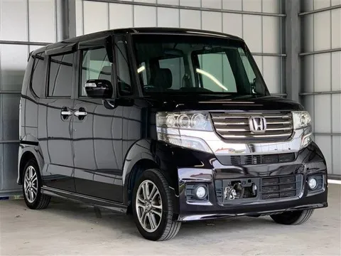 Honda N-BOX Custom