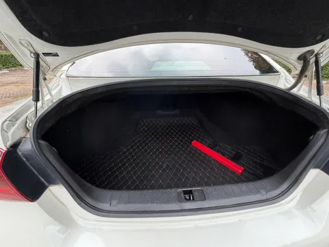 Infiniti Q70