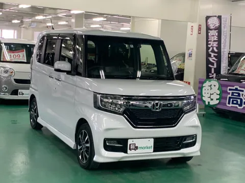 Honda N-BOX Custom