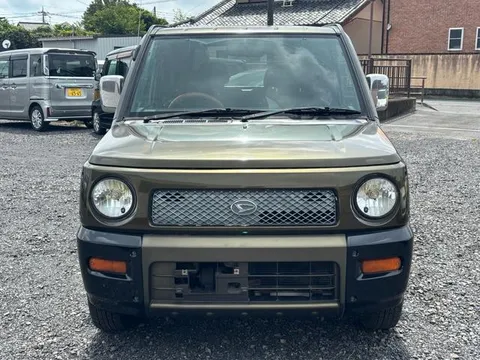 Daihatsu Naked