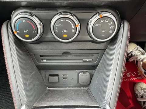 Mazda Mazda2 (Demio)