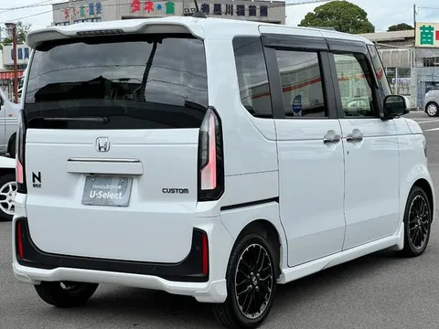 Honda N-BOX Custom