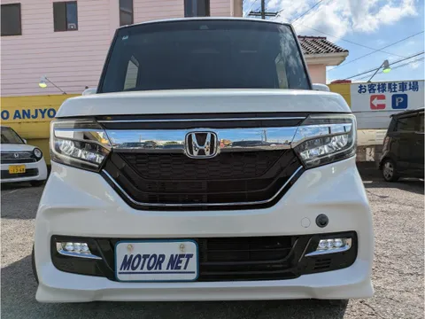 Honda N-BOX Custom