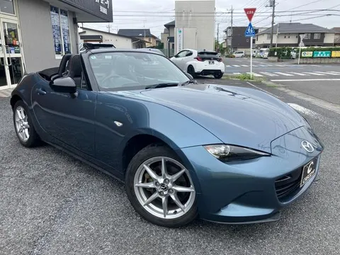 Mazda MX-5 (Roadster)