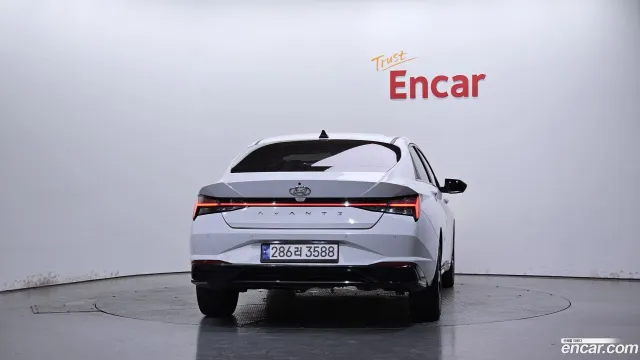 Hyundai Elantra (Avante)
