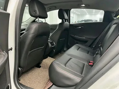 Chevrolet Malibu XL