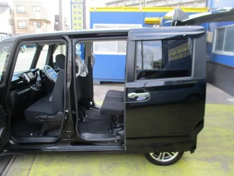 Honda N-BOX Plus Custom