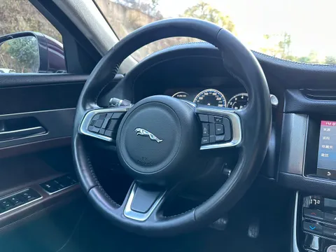 Jaguar XFL