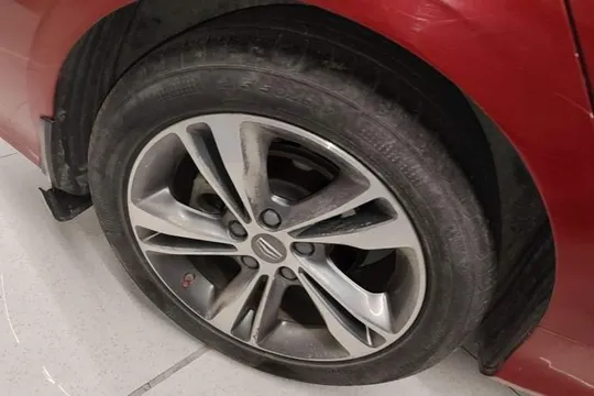 Geely Binray