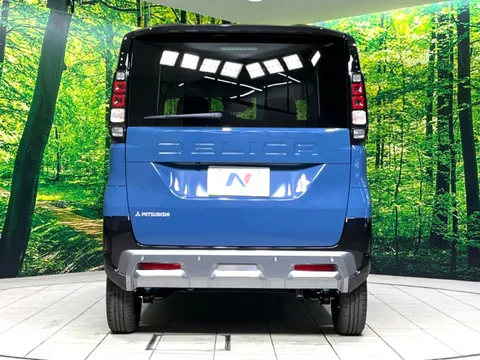 Mitsubishi Delica Mini