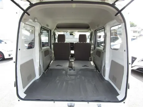 Mitsubishi Minicab Van