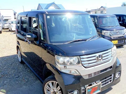 Honda N-BOX Custom