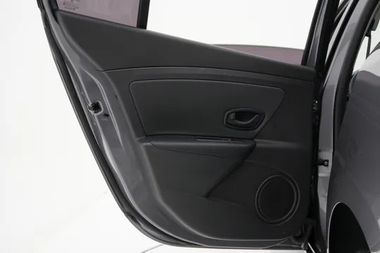 Renault SM3