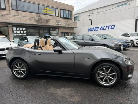 Mazda MX-5 (Roadster)