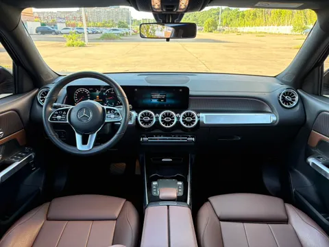 Mercedes-Benz Mercedes-Benz GLB