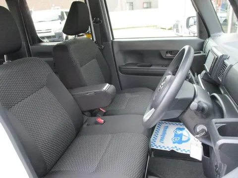 Toyota Pixis Mega