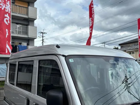 Nissan Clipper Van