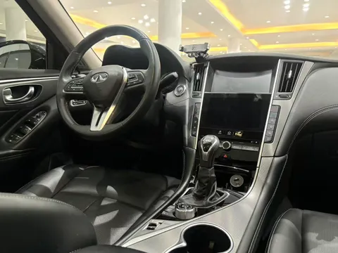 Infiniti Q50L