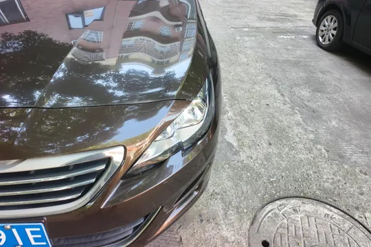 Peugeot 408