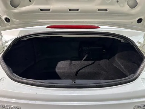 Mazda MX-5 (Roadster)