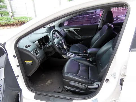 Hyundai Elantra (Avante)