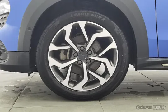 Lynk & Co 02