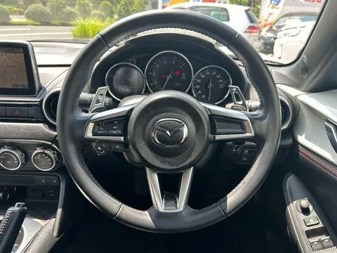 Mazda MX-5 (Roadster)