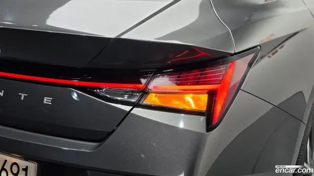 Hyundai Elantra (Avante)