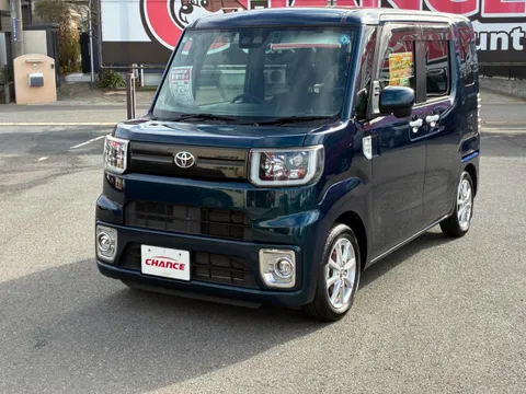 Toyota Pixis Mega