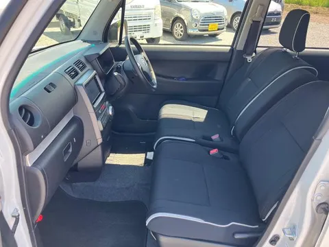 Toyota Pixis Space