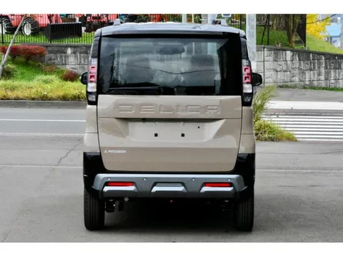 Mitsubishi Delica Mini