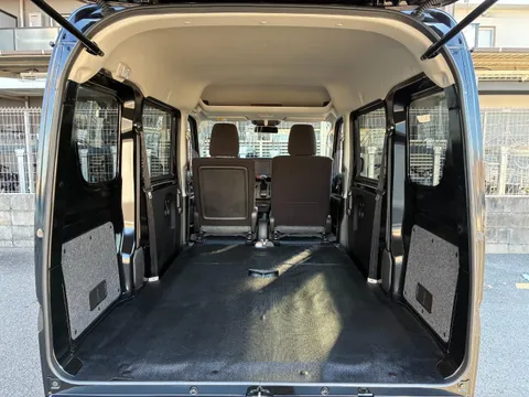 Nissan Clipper Van