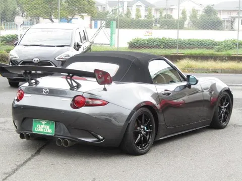 Mazda MX-5 (Roadster)