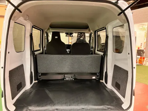 Nissan Clipper Van