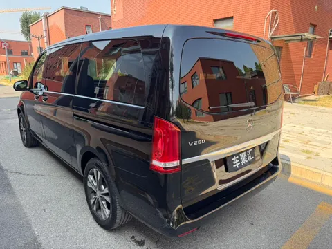 Mercedes-Benz V-Class