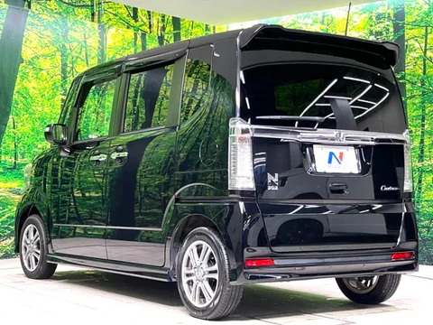 Honda N-BOX Custom