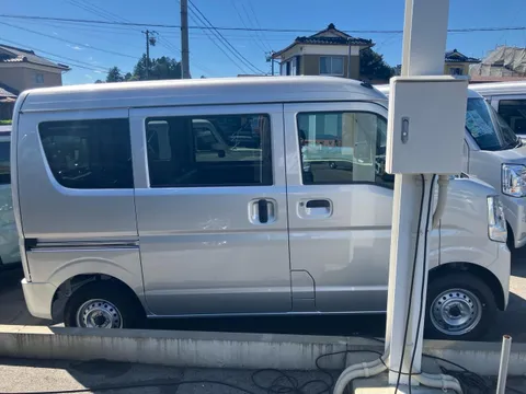 Mitsubishi Minicab Van