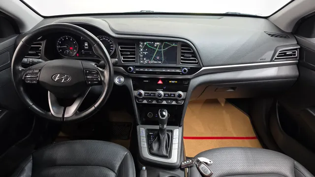 Hyundai Elantra (Avante)