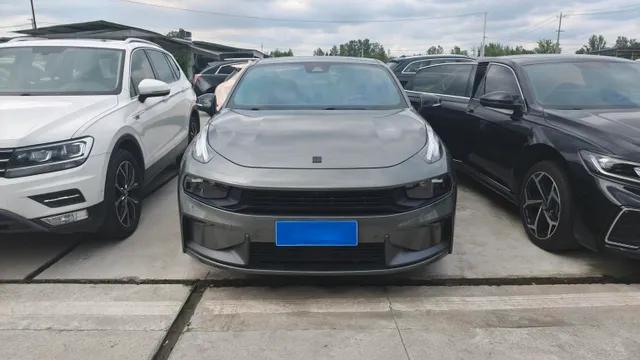 Lynk & Co 03